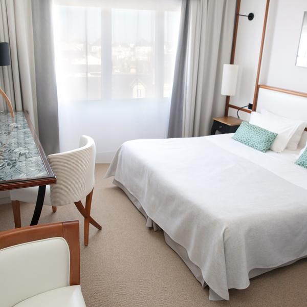 Atlantic Hotel & Spa เลส์ซาบล์-โดล็อนน์ ภายนอก รูปภาพ