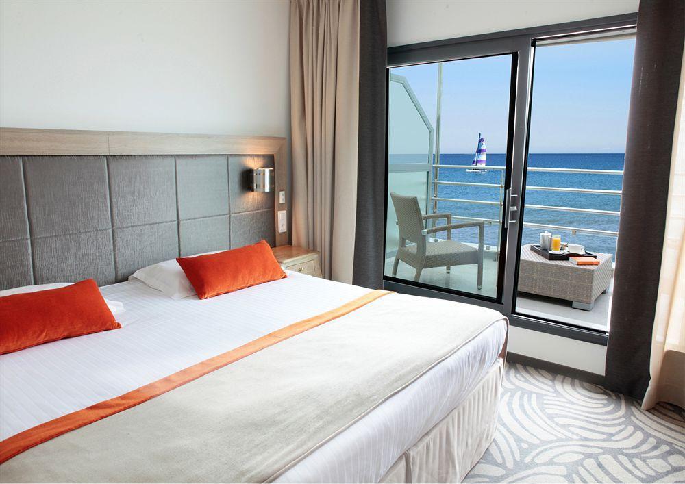 Atlantic Hotel & Spa เลส์ซาบล์-โดล็อนน์ ภายนอก รูปภาพ