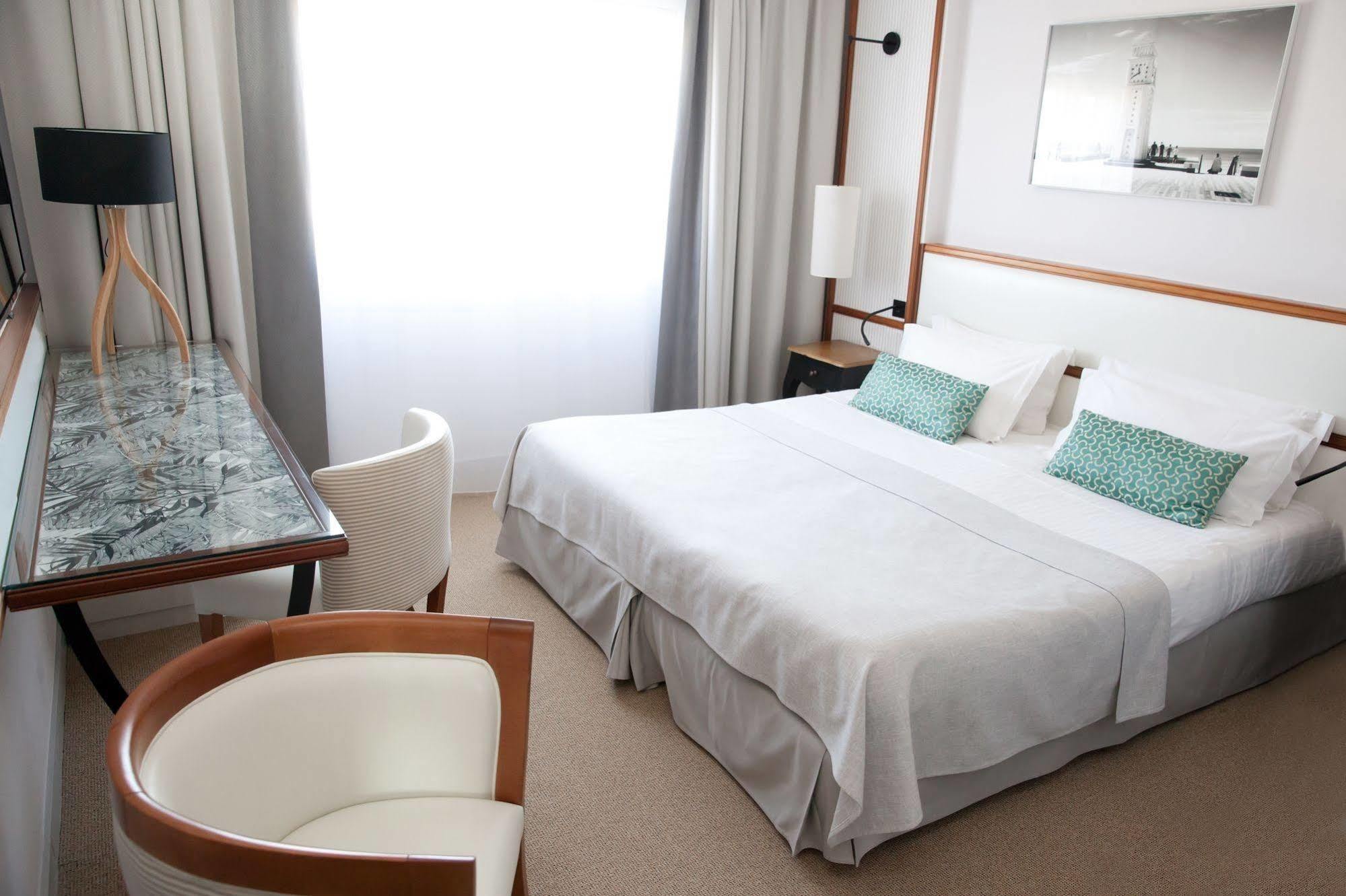 Atlantic Hotel & Spa เลส์ซาบล์-โดล็อนน์ ภายนอก รูปภาพ